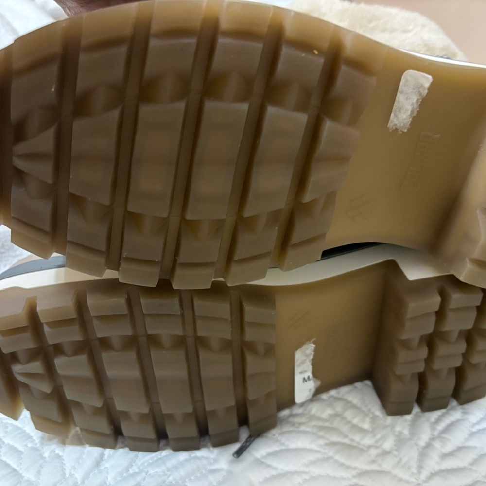 Cougar snow boot never used